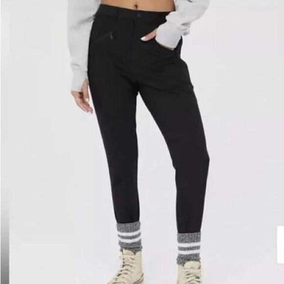 Offline by Aerie Black Black Chillside Stirrup Ski Pants Size Medium - Picture 2 of 12